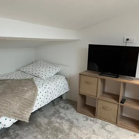 Maison De Bourg Au Coeur Du Parc Des Volcans D'auvergne *