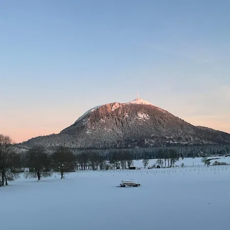 Maison De Bourg Au Coeur Du Parc Des Volcans D'auvergne * Saint-Genes-Champanelle