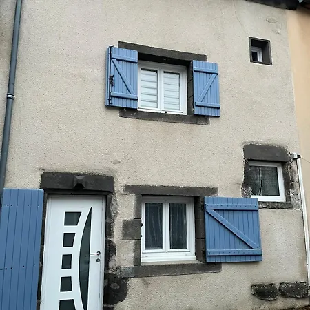 Maison De Bourg Au Coeur Du Parc Des Volcans D'auvergne Feriehus