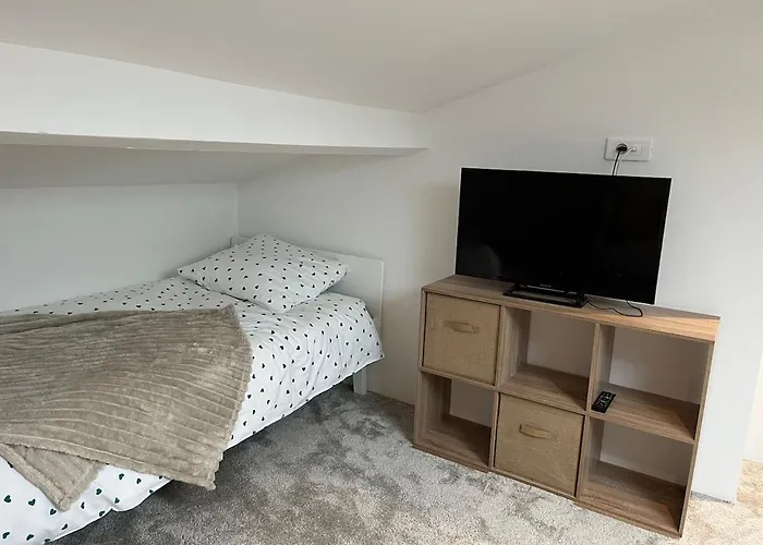 Maison De Bourg Au Coeur Du Parc Des Volcans D'auvergne *