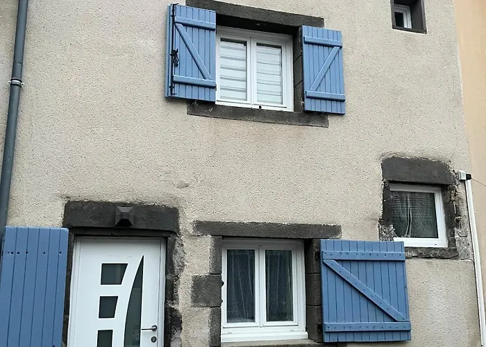 Maison De Bourg Au Coeur Du Parc Des Volcans D'auvergne Holiday home